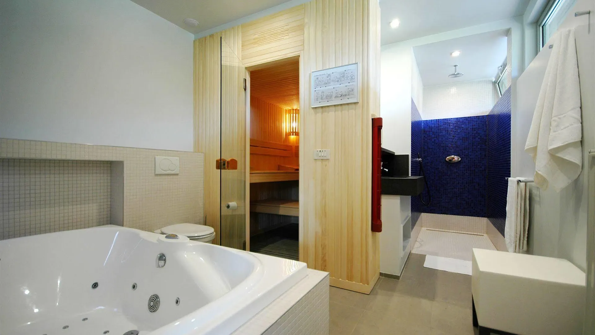 Neutralia Hotel Ostend 3*,  Belgium